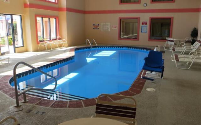 Travelodge Grand Rapids
