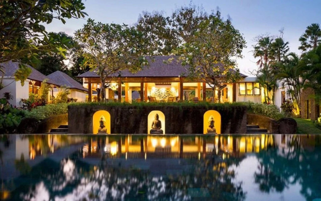 Fantastic 5 Bedroom Holiday Villa In Bali