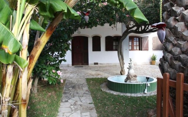 Roulito's Guest House