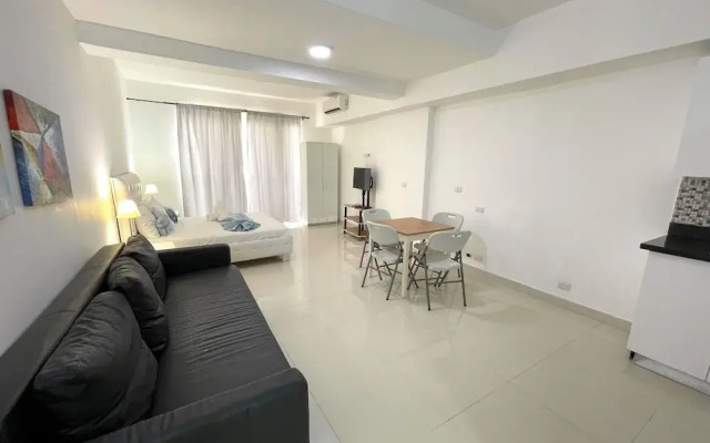 Studio Apart Hotel Rooftop Pool Beach