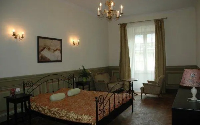 Main Market Square Apartments