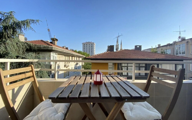 Missafir Sleek Flat With Balcony on Bagdat Street