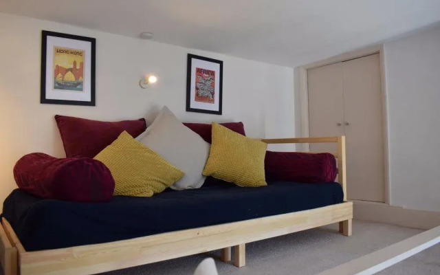 1 Bedroom Flat in Notting Hill With Mezzanine