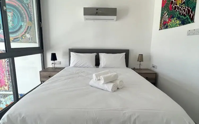 Hermes Penthouse Apartment With Mountain View