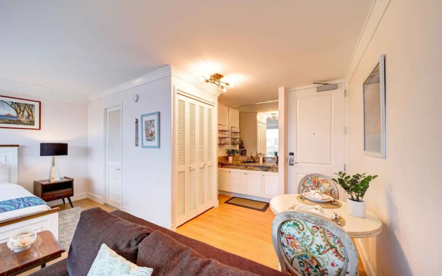 Oahu Royal Garden At Waikiki 1711 Condo