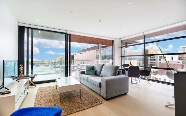 Stunning Luxury Condo at the Waterfront