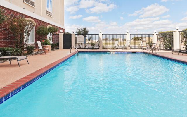 Holiday Inn Express And Suites by IHG