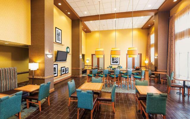 Hampton Inn & Suites Chesapeake-Square Mall