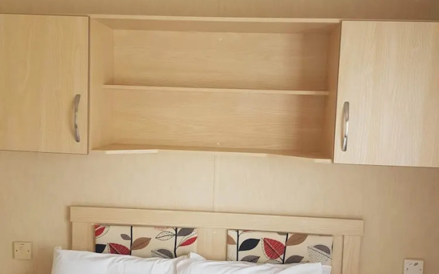 2br-pool-garden-parking-wifi-sleeps6