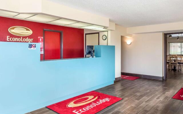 Econo Lodge Live Oak