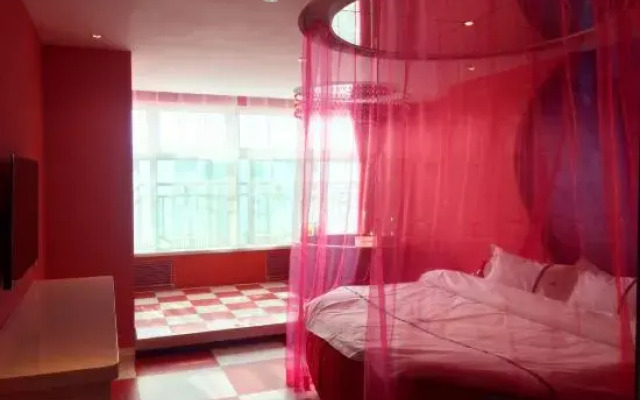 Yinhe Theme Apartment (Taiyuan Shimao Shop)