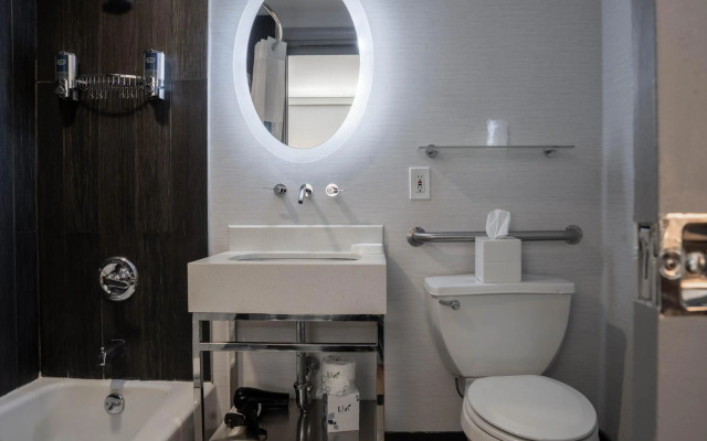 Landmark Premier Hotel