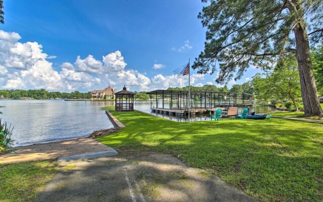 Deck, Boat Slip + Views: Lake Hamilton Cabin!
