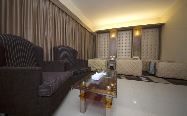 Naif Fort Hotel