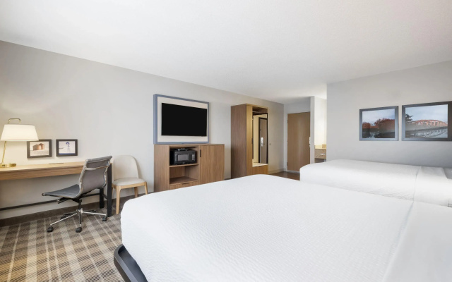AmericInn by Wyndham Valley City - Conference Center