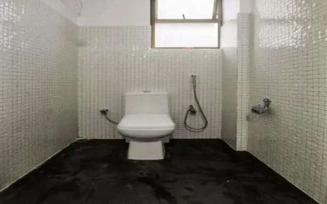 OYO 18528 Field Residency Inn