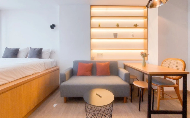 Modern And Cozy Studio At Collins Boulevard Apartment