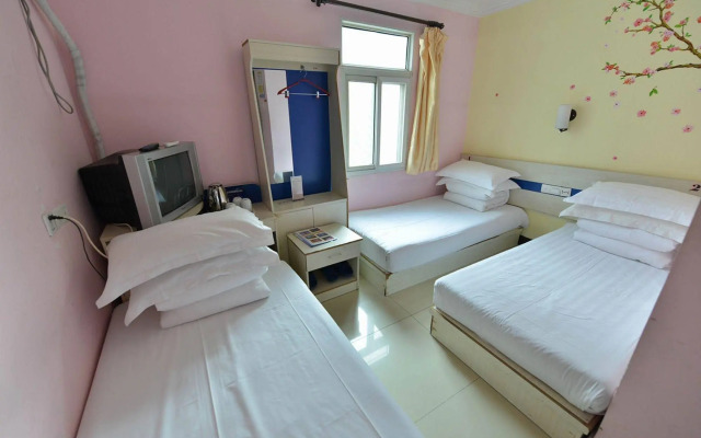 Happy Dragon Saga Youth Hostel