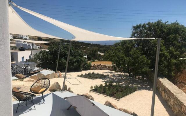 The Hedonist Square cycladic house with sea view