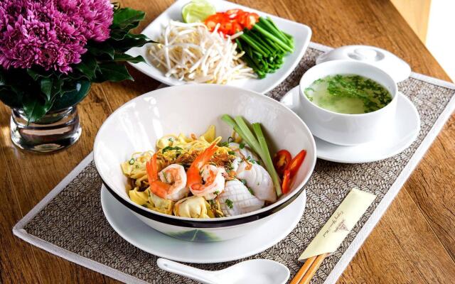 Nhat Ha L'Opera Hotel