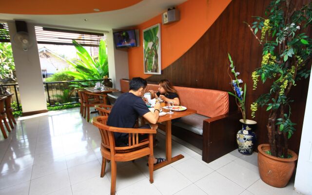 Grand Santhi Hotel