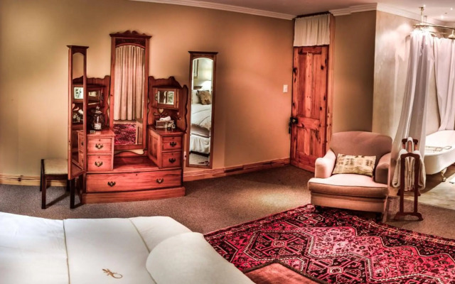 The FarSide Country Manor