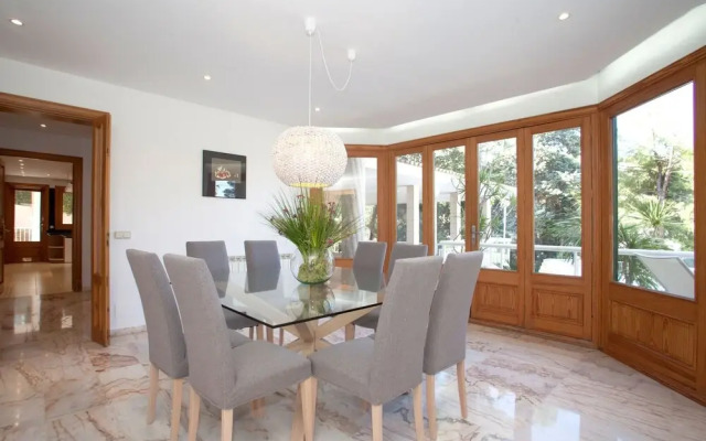Charming Villa In The Exclusivity Of Son Vida