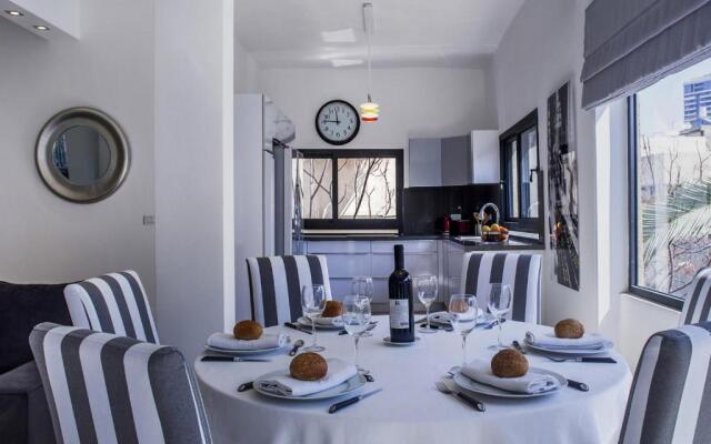 Brilliant 3BR in Shalom Aleichem 27 by HolyGuest