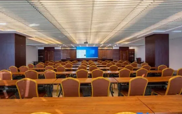 Victoria Harbour International Hotel