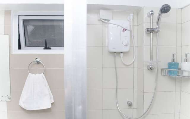 Decorated Duplex Apartment @ BGC