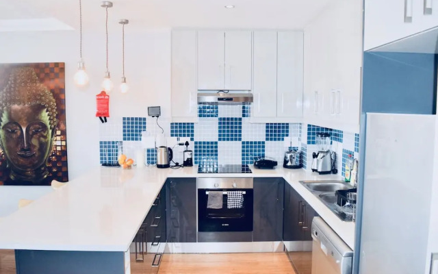 2 Bedroom Apartment With Table Mountain Views