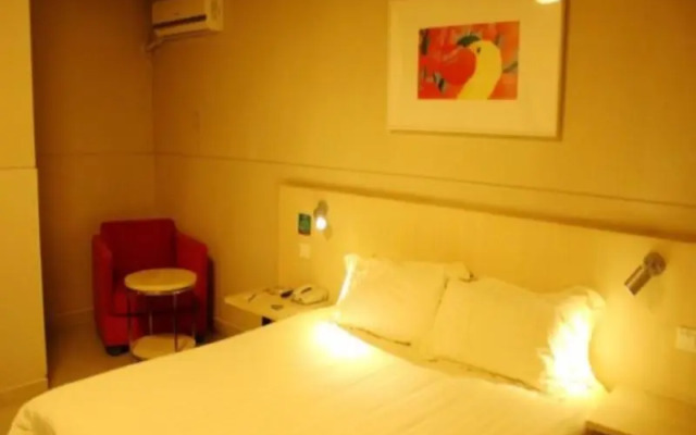 Jinjiang Inn Jinzhou Train Station