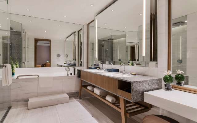 Hyatt Regency Shanghai, Wujiaochang