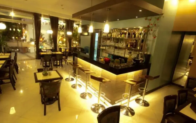 Collection O Avitel Hotel near Osmena Highway, PNR Pasay Station, Metro Manila