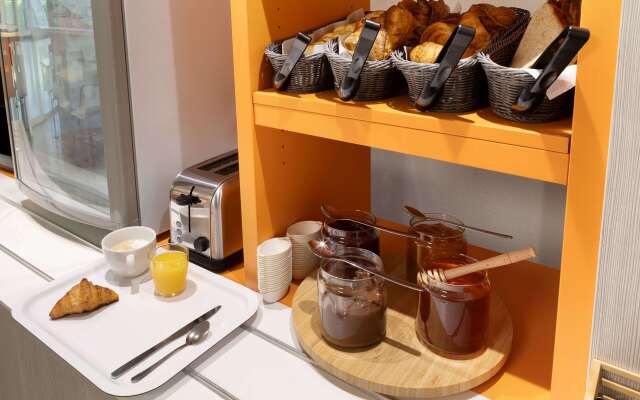 Première Classe La Ville-Du-Bois