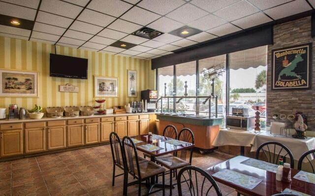 Days Inn by Wyndham Stuart