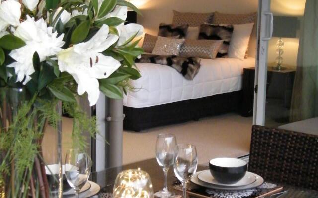 Seaview Waterfront Apartments