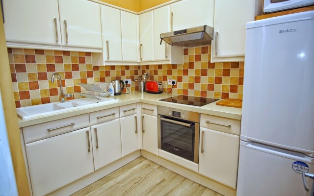 Bright & Spacious Flat 4 in Newhaven