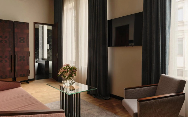 Grand Hotel