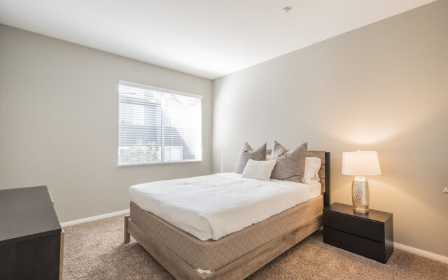 The Luxe Suites of Oceanside with Pool & Gym
