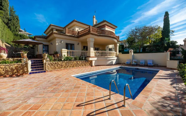 All About Casa Roca