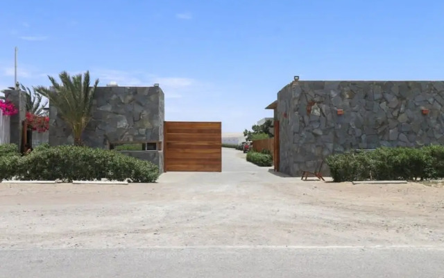 w Modern 4BR Villa With Private Pool in Paracas