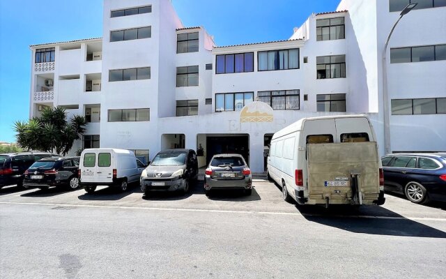 Albufeira Classic 1 With Pool by Homing