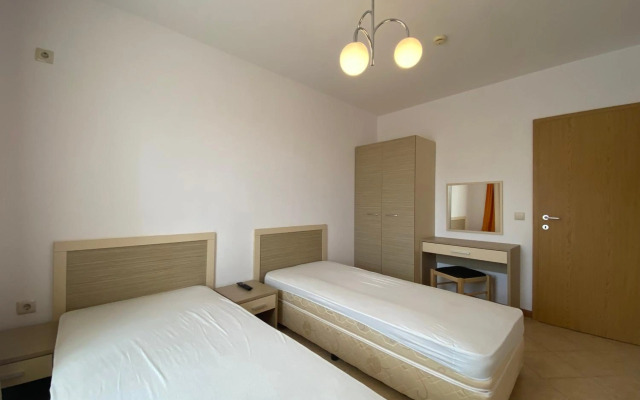 Private Two Bedroom Apartment Royal Sun O 31