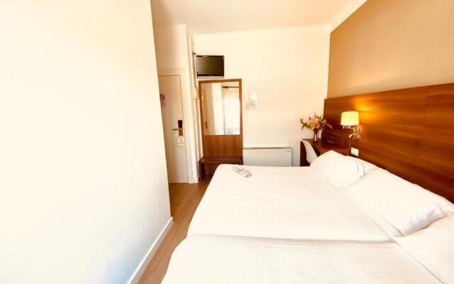 Hotel Carbonell