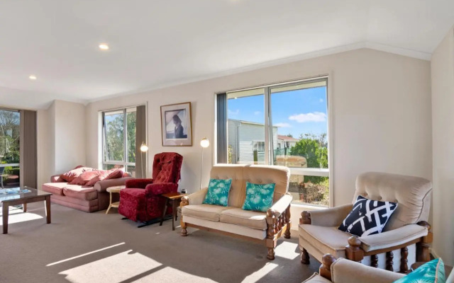 Paradise in Pohara - Pohara Beach Holiday Home