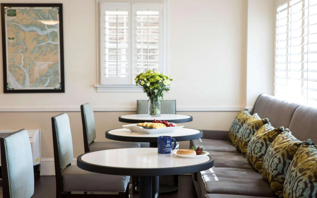 Best Western Sea Island Inn