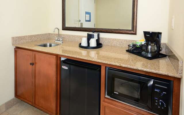 Hampton Inn & Suites Durham/North I-85