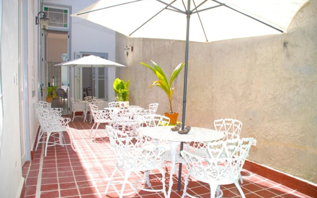 Kenia Colonial House