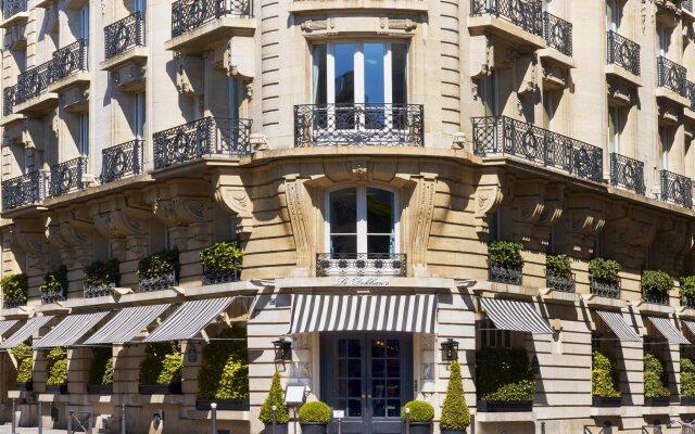 Le Dokhan’s Paris Arc de Triomphe, a Tribute Portfolio Hotel